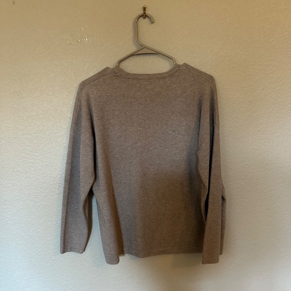 Sweater - Picture 4 of 4